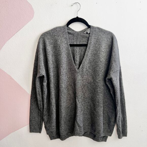 Vince Gray Wool Cashmere Blend Sweater Small Minimalist Cozy Classic Preppy - Picture 1 of 7